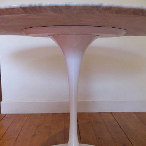 Saarinen tulip oval dining table